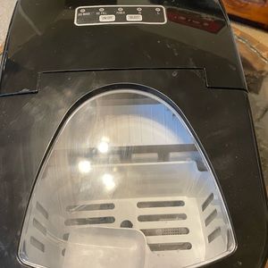 Frigidaire Ice Maker